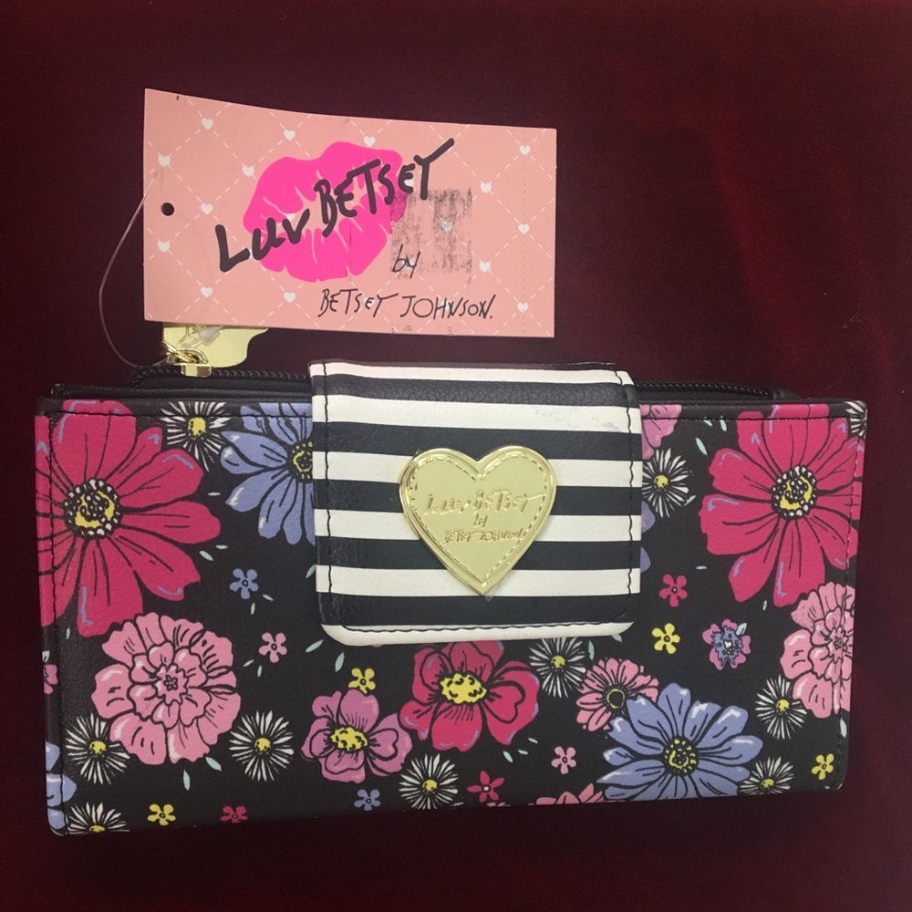 NWT Luv Betsey by Betsey Johnson Wallet - Picture 1 of 7